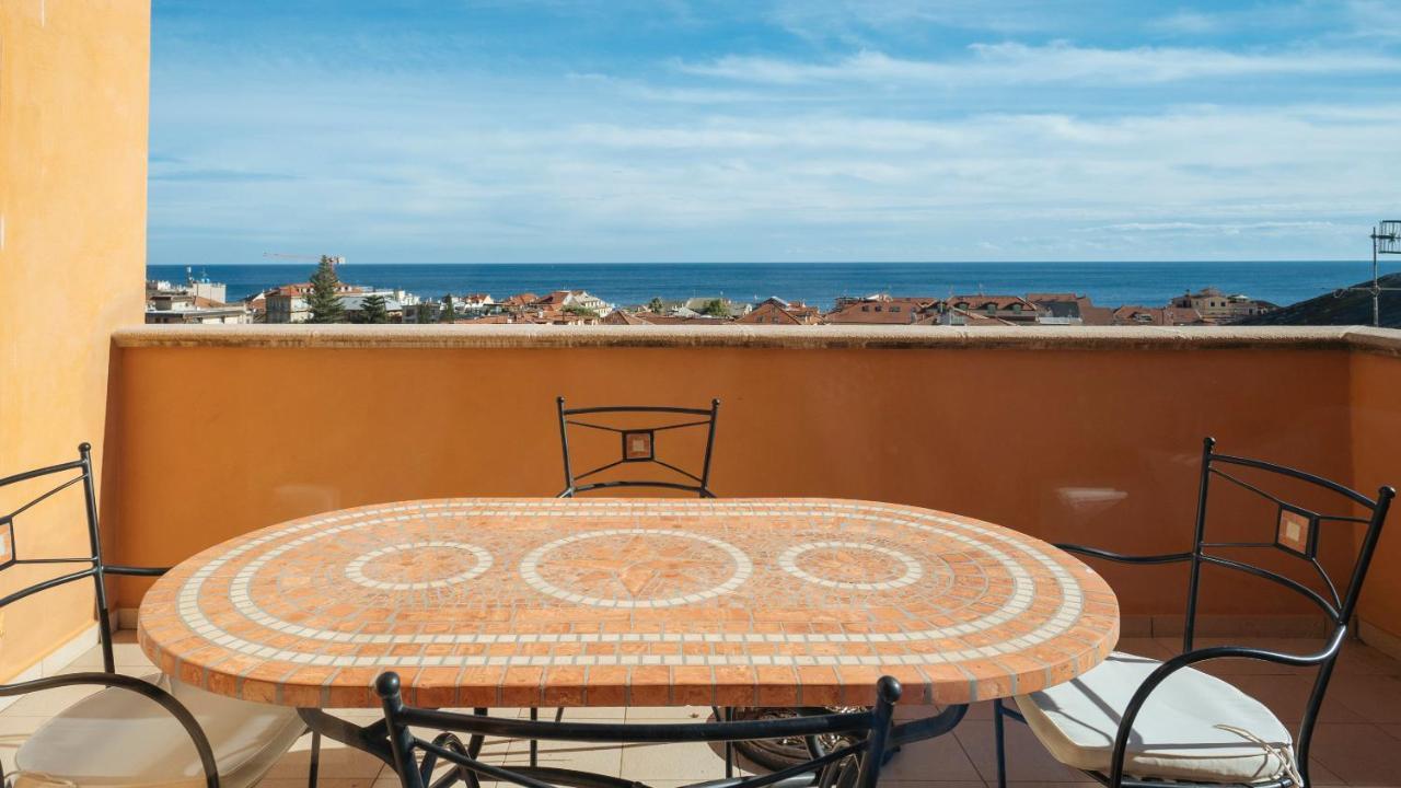 Virgilio 2 - Villa Bice Alassio Bagian luar foto